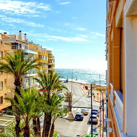 Locos 50m From The Sea Free Parking *